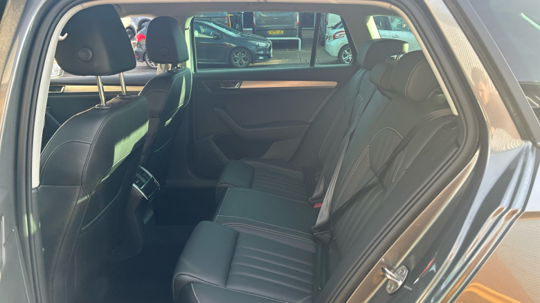 Skoda Superb 1.4 TSI iV SE Technology DSG 5dr Estate